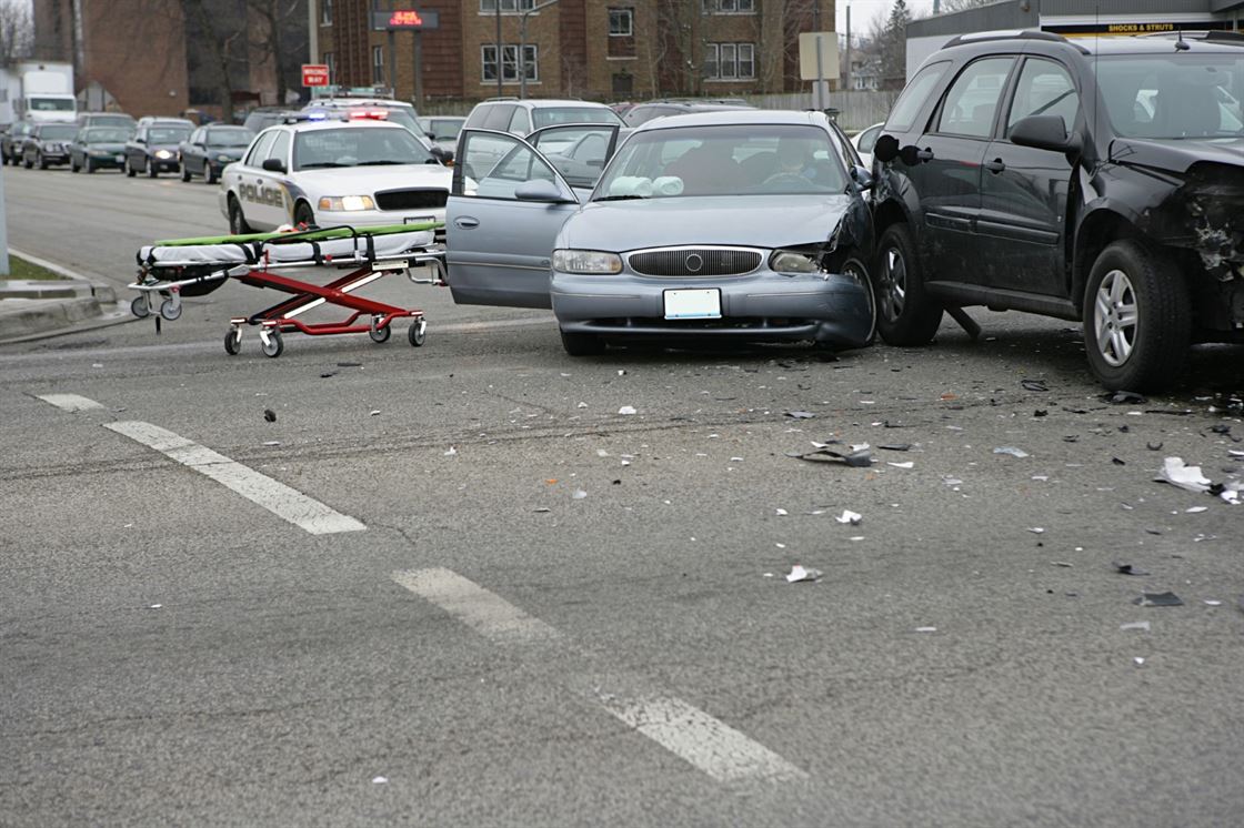 Left Turn Car Accident Lawyers in Garden City, NY 